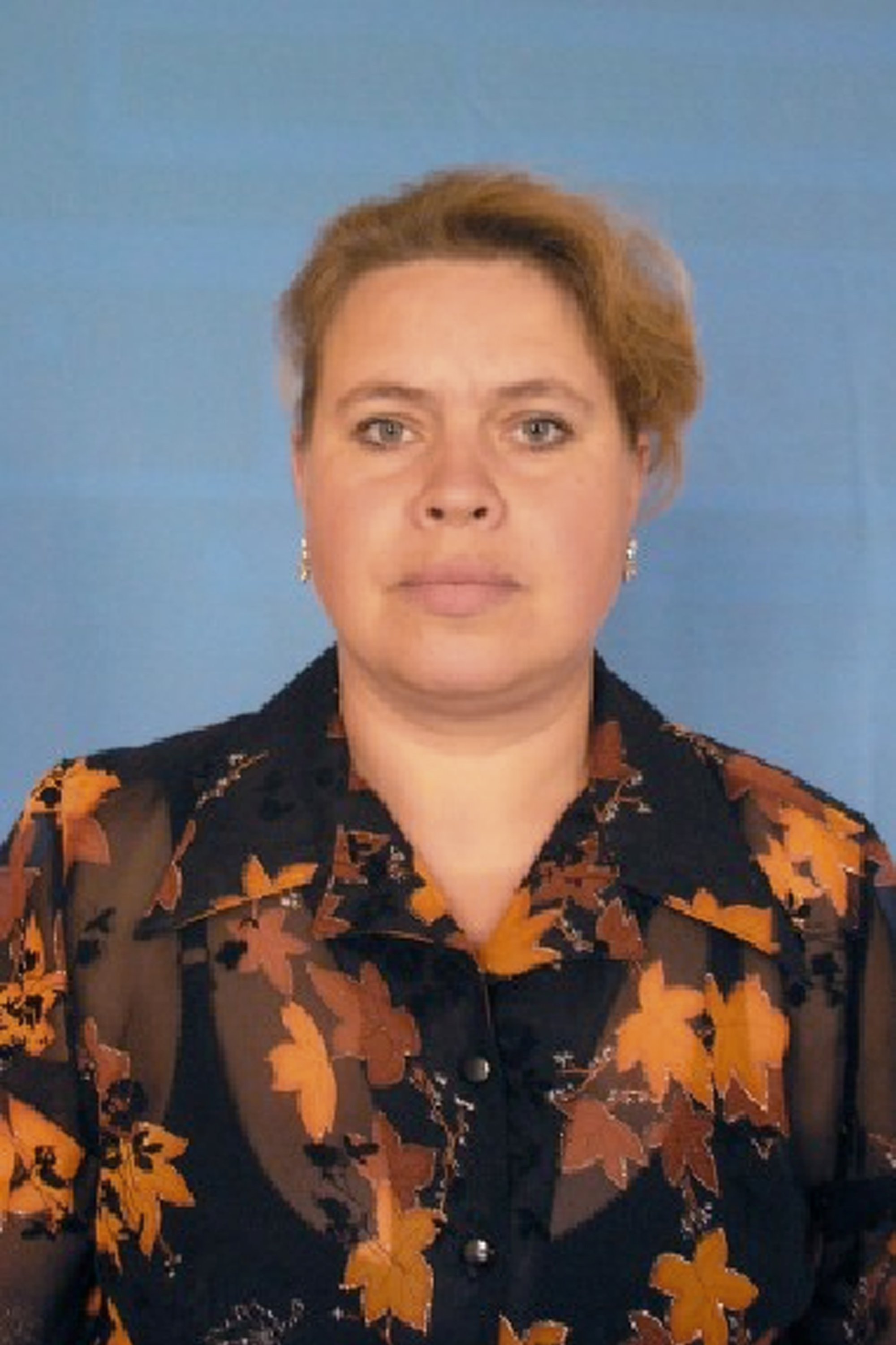 Лоточинська Олена Віталіївна, бібліотекар
